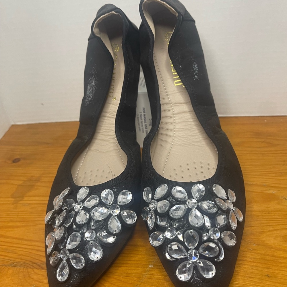 Elegant Black ballerina Flats with Crystal Embellishments